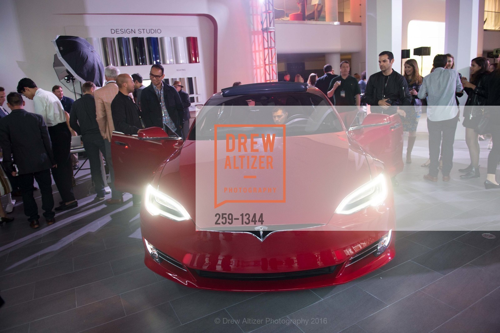 Atmosphere, Tesla San Francisco Store Opening VIP Event, 999 Van Ness Ave, San Francisco, CA 94109. 999 Van Ness Ave, San Francisco, CA 94109, August 9th, 2016, Photo #259-1344 Atmosphere, Photo #259-1344