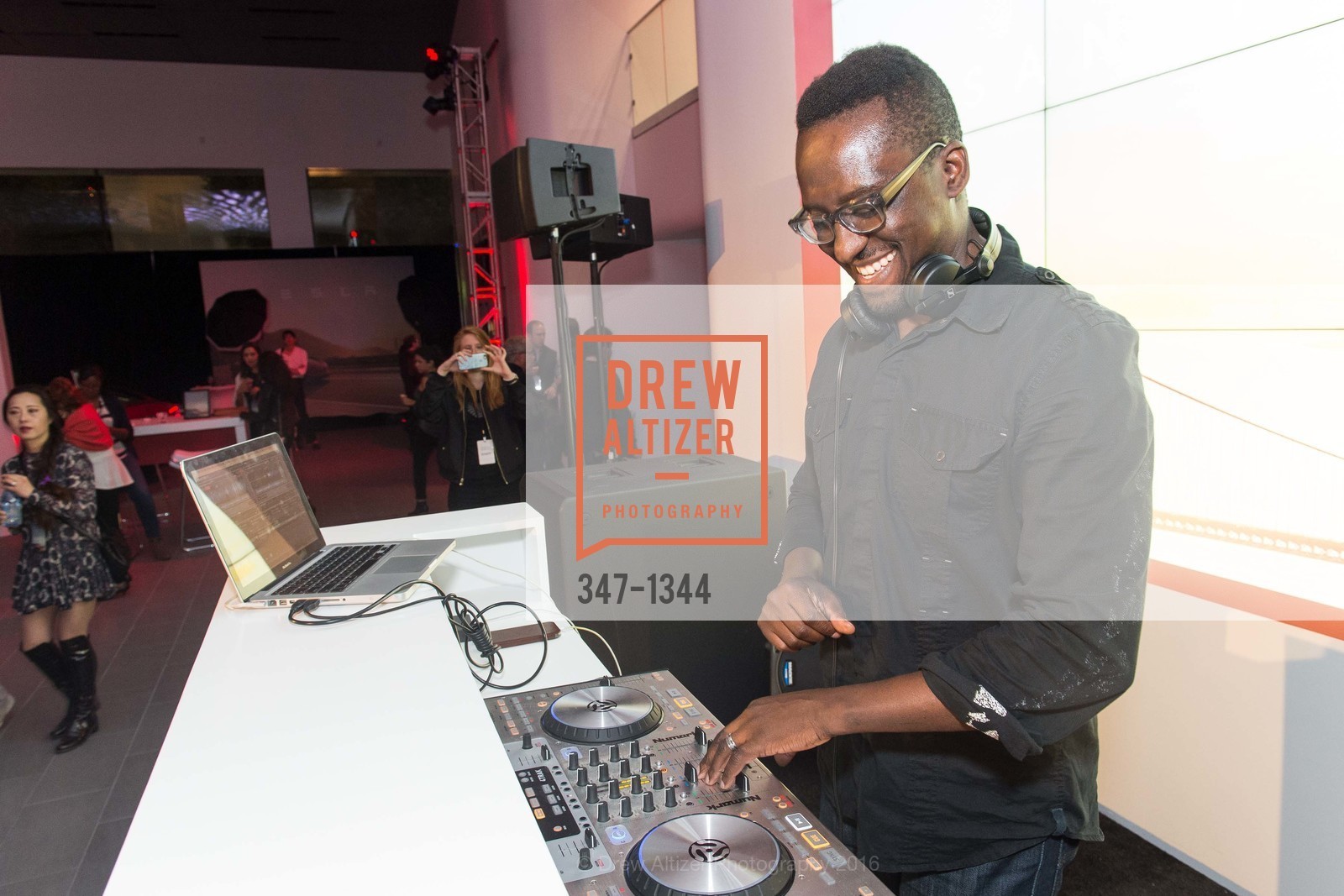 DJ, Tesla San Francisco Store Opening VIP Event, 999 Van Ness Ave, San Francisco, CA 94109. 999 Van Ness Ave, San Francisco, CA 94109, August 9th, 2016, Photo #347-1344 DJ, Photo #347-1344