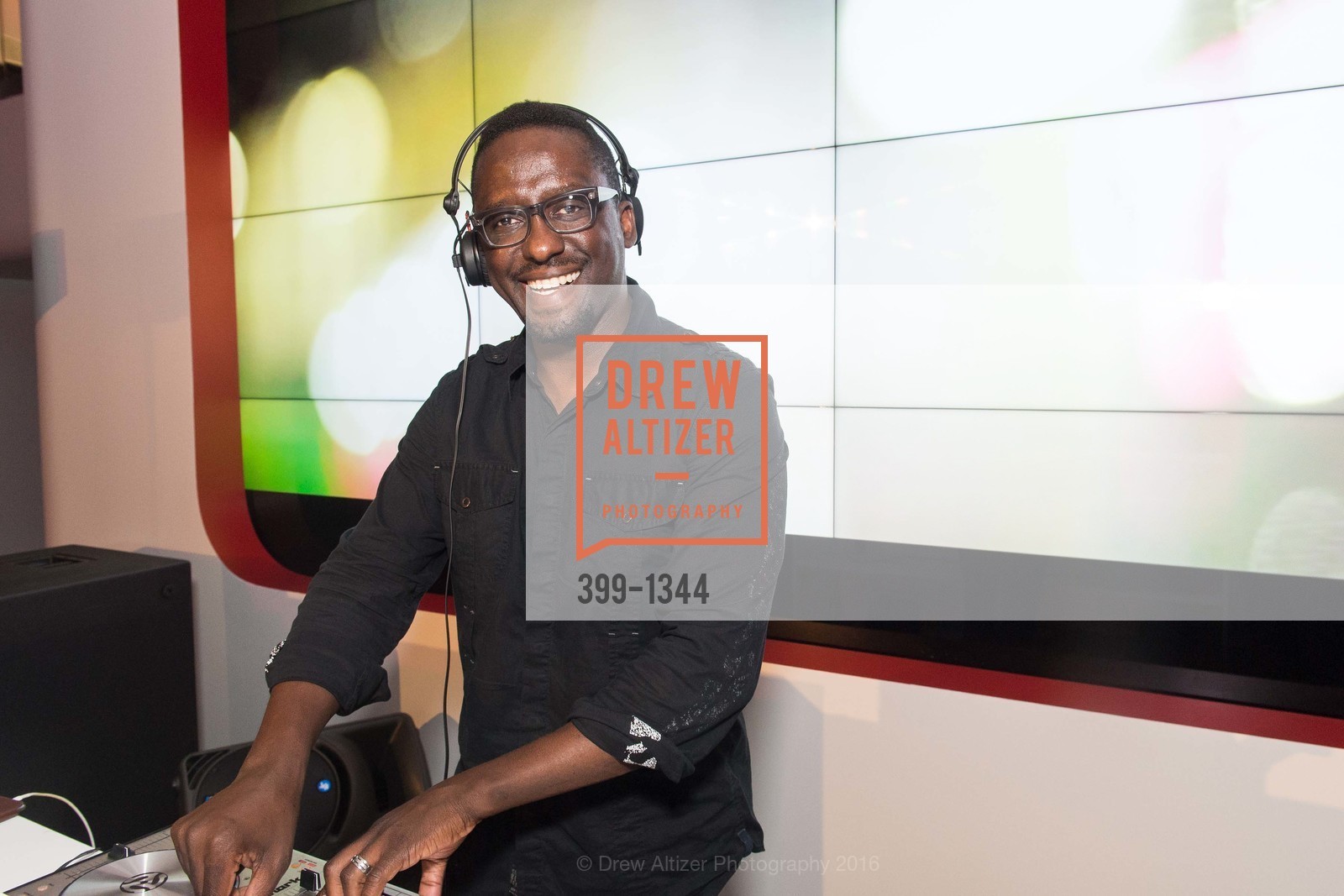 DJ, Tesla San Francisco Store Opening VIP Event, 999 Van Ness Ave, San Francisco, CA 94109. 999 Van Ness Ave, San Francisco, CA 94109, August 9th, 2016, Photo #399-1344 DJ, Photo #399-1344