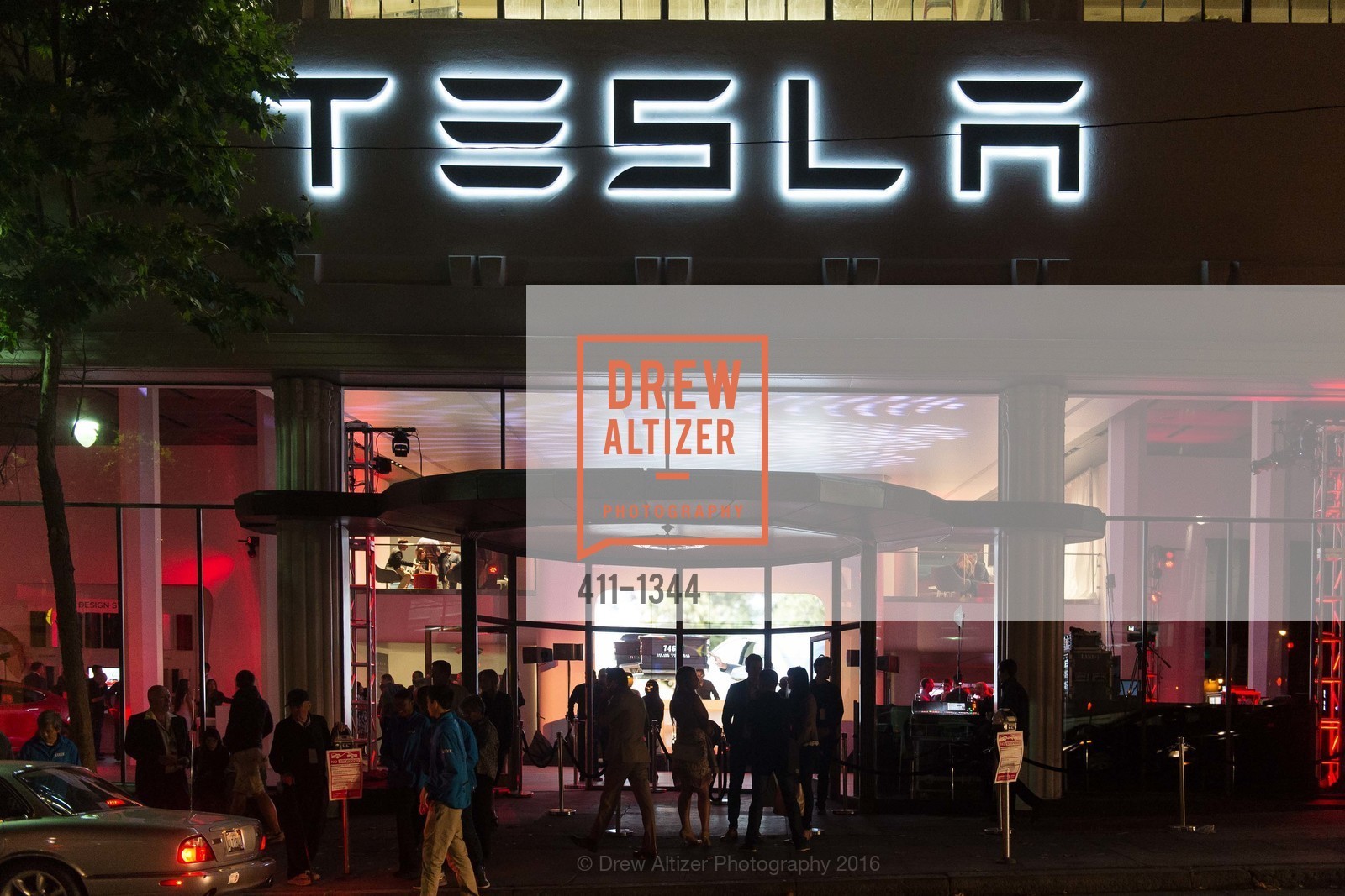 Atmosphere, Tesla San Francisco Store Opening VIP Event, 999 Van Ness Ave, San Francisco, CA 94109. 999 Van Ness Ave, San Francisco, CA 94109, August 9th, 2016, Photo #411-1344 Atmosphere, Photo #411-1344