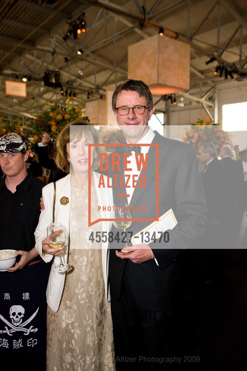 Marsha Robertson, Jake Young (Wired Magazine), MEALS ON WHEELS of San Francisco's 22nd annual Star Chefs and Vintners Gala, US, May 19th, 2009, Photo #4558427-13470 Marsha Robertson, Jake Young (Wired Magazine), Photo #4558427-13470
