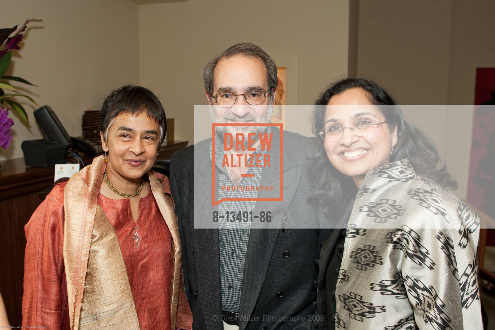 Devaki Grossman, Arthur Grossman, Toornima Kumar, LYNMAR ESTATES Dinner and Wine Showcase at Amber India, US, April 22nd, 2009, Photo #8-13491-86 Devaki Grossman, Arthur Grossman, Toornima Kumar, Photo #8-13491-86