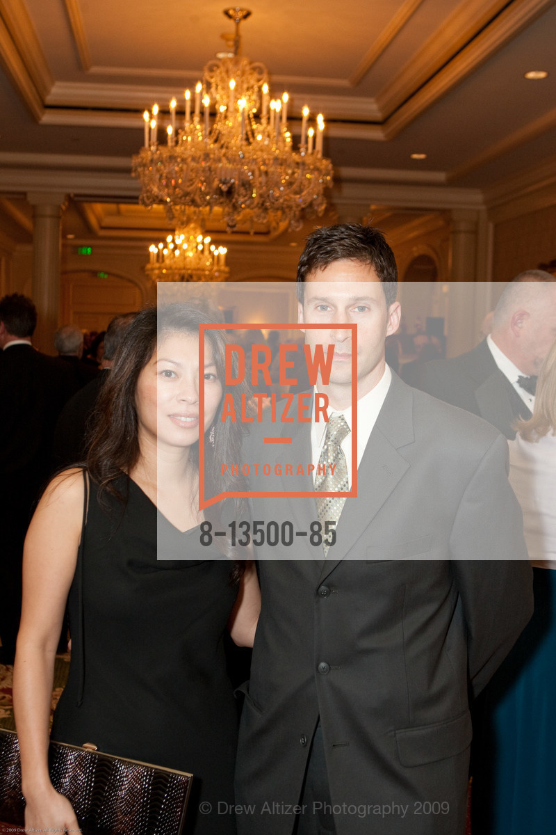 Zoe Hsu, Robert Teitelbaum, Jewish Family and Children Services Annual FAMMY AWARDS, US, March 8th, 2009, Photo #8-13500-85 Zoe Hsu, Robert Teitelbaum, Photo #8-13500-85