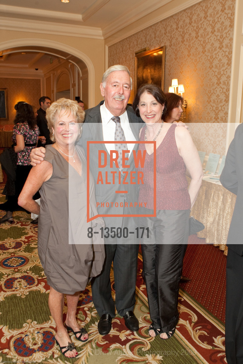 Judy Silverman, Philip Bernstein, Arlene Bernstein, Jewish Family and Children Services Annual FAMMY AWARDS, US, March 8th, 2009, Photo #8-13500-171 Judy Silverman, Philip Bernstein, Arlene Bernstein, Photo #8-13500-171