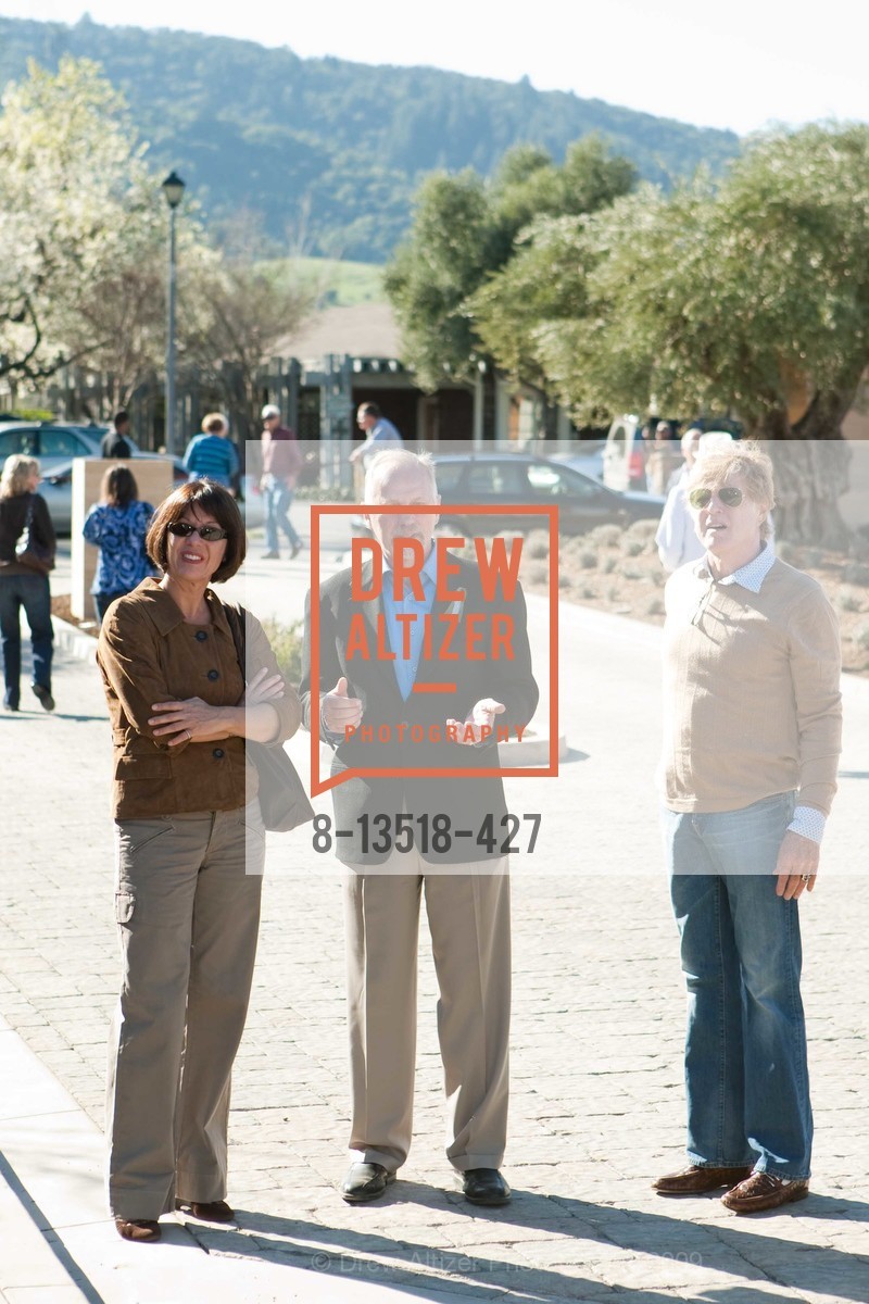 Sibylle Szaggars, Phil Sherburne, Robert Redford, BARDESSONO Napa Valley Open House, US, February 3rd, 2009, Photo #8-13518-427 Sibylle Szaggars, Phil Sherburne, Robert Redford, Photo #8-13518-427