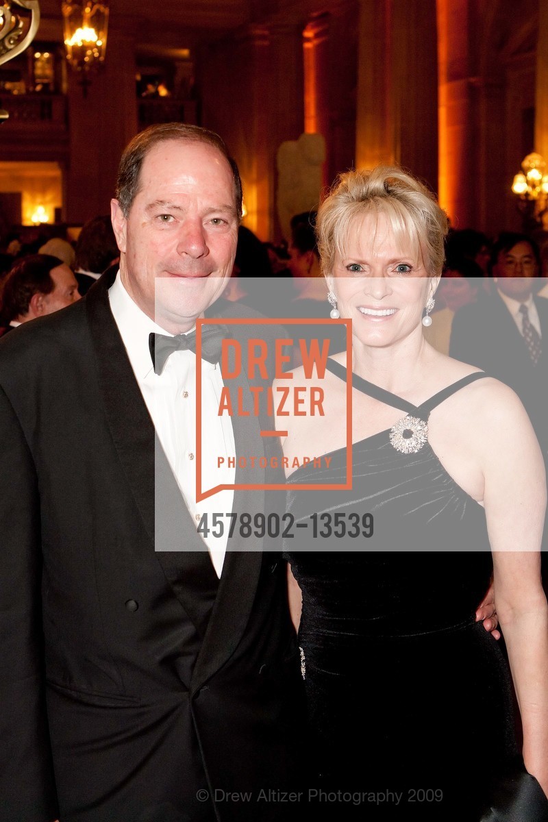 Bill Timoney, Marilyn Timoney, SF OPERA GUILD & BRAVO Opening Night Gala Dinner and After Party in SF City Hall, US, September 12th, 2009, Photo #4578902-13539 Bill Timoney, Marilyn Timoney, Photo #4578902-13539