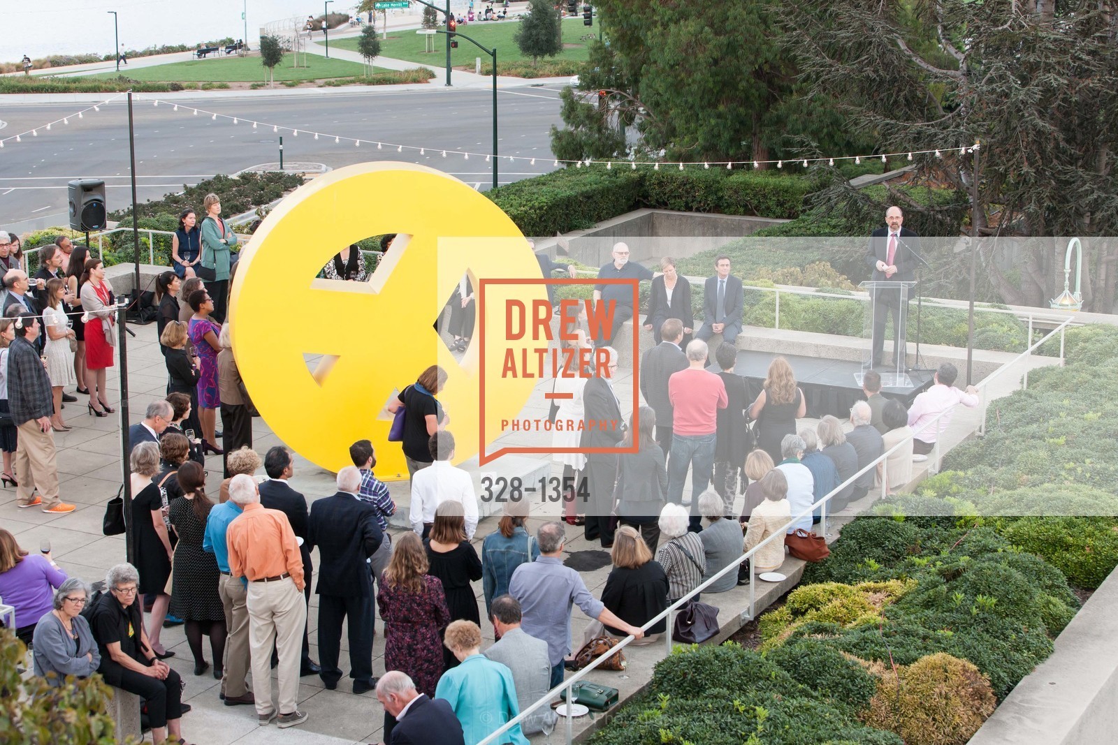 Atmosphere, OMCA and SFMOMA Celebrate Opening of Fertile Ground, Oakland Museum of California. 1000 Oak Strett, September 18th, 2014, Photo #328-1354 Atmosphere, Photo #328-1354