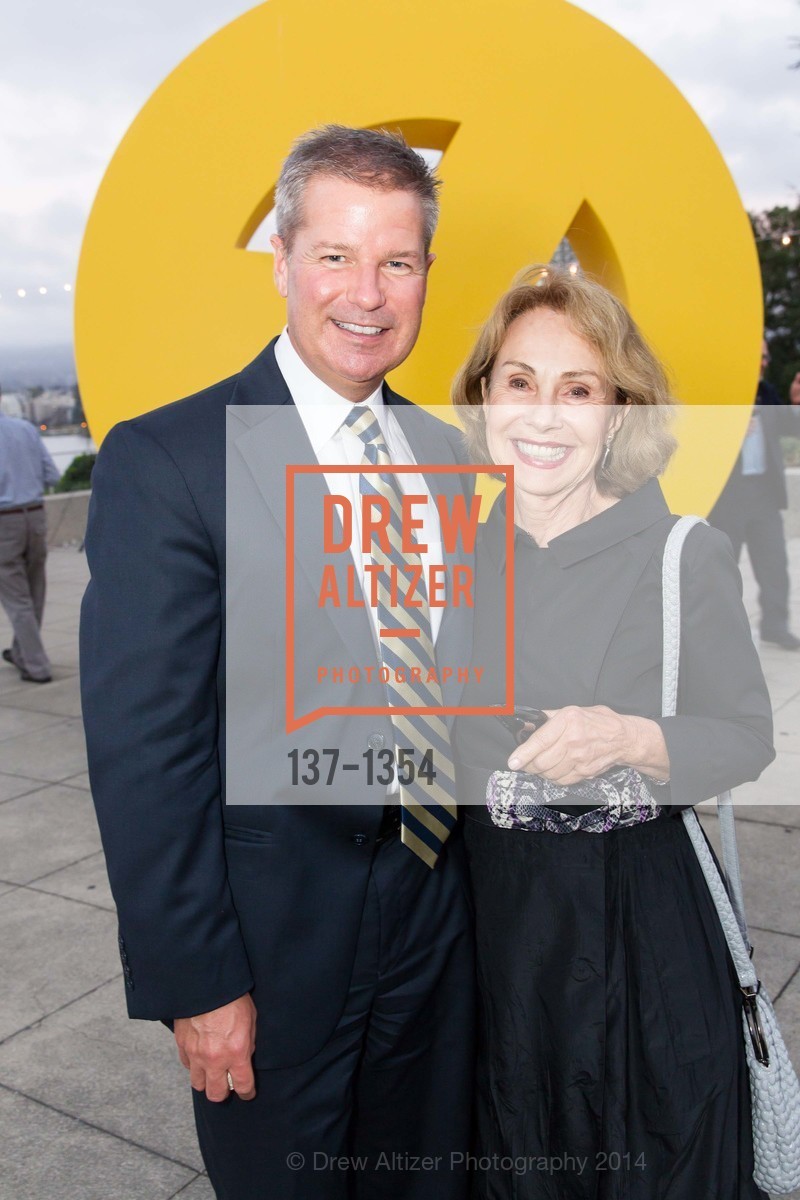 Jonathan Peterson, Joan Roebuck, OMCA and SFMOMA Celebrate Opening of Fertile Ground, Oakland Museum of California. 1000 Oak Strett, September 18th, 2014, Photo #137-1354 Jonathan Peterson, Joan Roebuck, Photo #137-1354