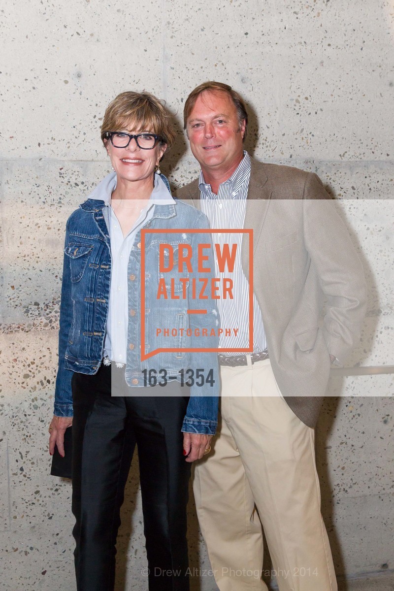 Jennifer Walker, Michael Keenan, OMCA and SFMOMA Celebrate Opening of Fertile Ground, Oakland Museum of California. 1000 Oak Strett, September 18th, 2014, Photo #163-1354 Jennifer Walker, Michael Keenan, Photo #163-1354