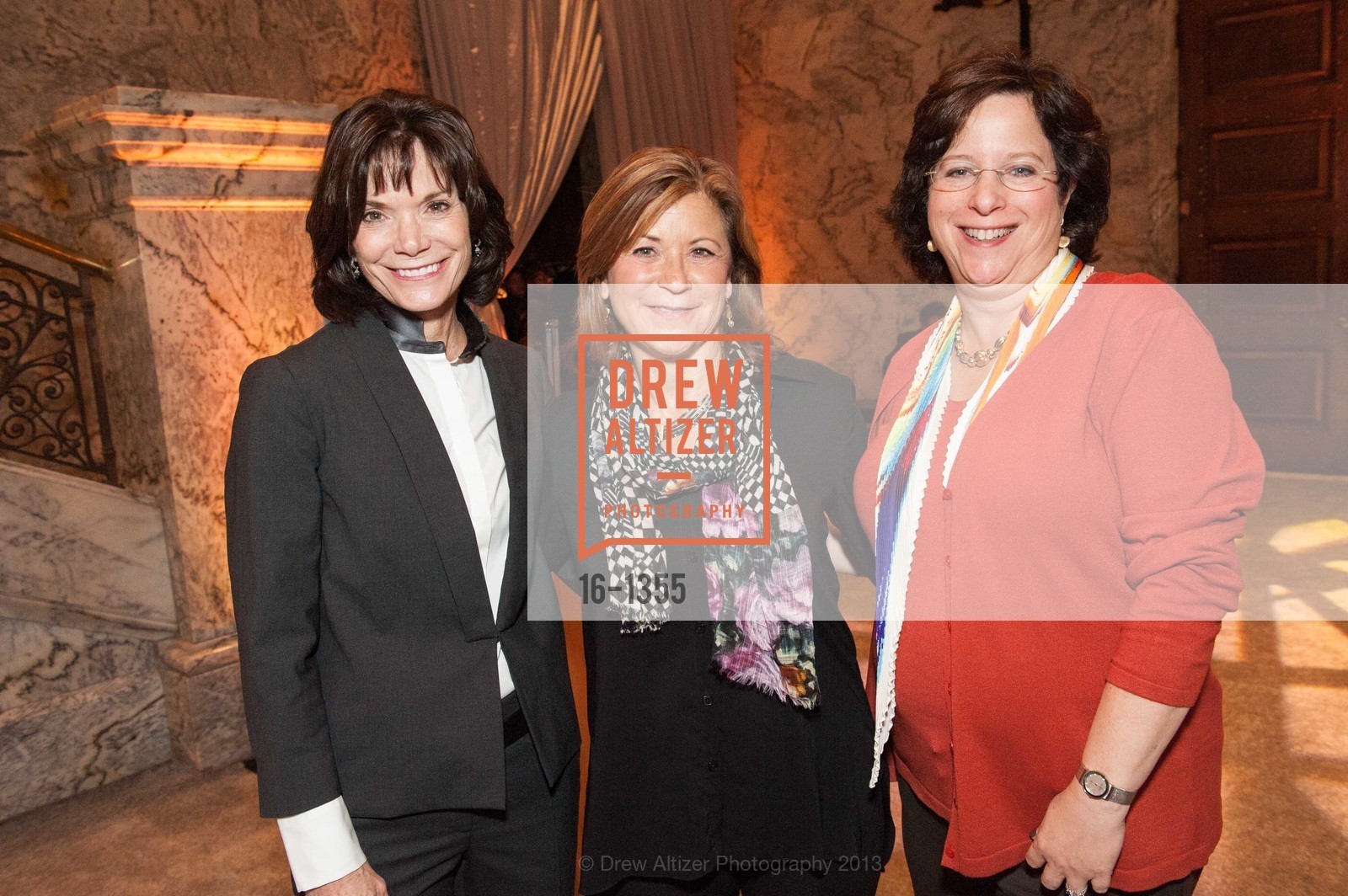 Lisa Mooring, Mary Jane Elmore, Daryl Messinger, SFMOMA and Cantor Arts Center Opening Reception, Cantor Arts Center. 328 Lomita Dr, November 12th, 2013, Photo #16-1355 Lisa Mooring, Mary Jane Elmore, Daryl Messinger, Photo #16-1355