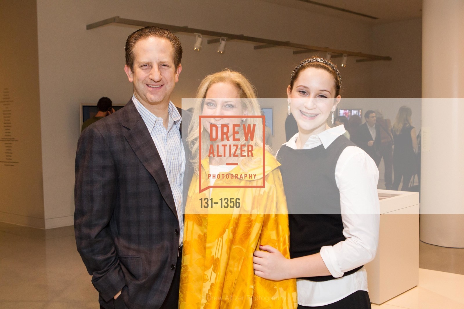 Robert Shwarts, Joni Binder, Maia Shwarts, Photo #131-1356