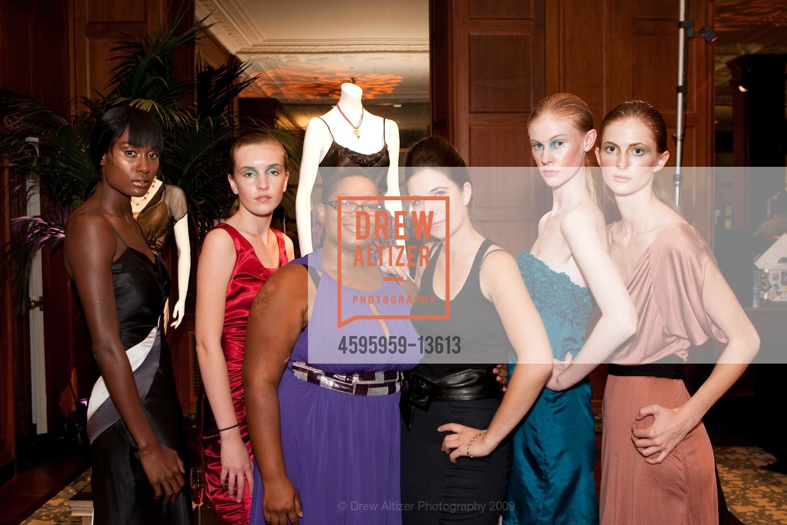Models, Annette Richmond, Stephanie Verrieres, The BENTLY RESERVE And FATI FARMANFARMAIAN Glam It Up To Save The Coral Reefs, US, October 22nd, 2009, Photo #4595959-13613 Models, Annette Richmond, Stephanie Verrieres, Photo #4595959-13613