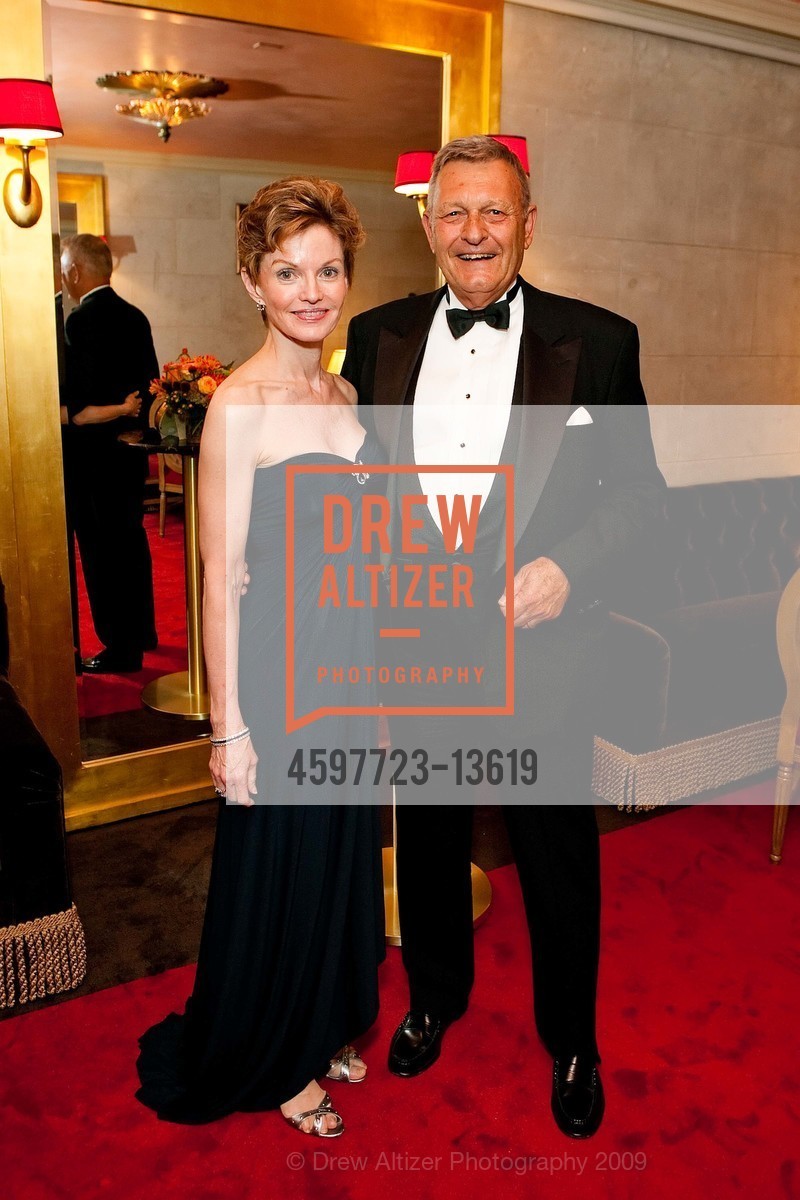 Denise Sobel, Norman Keller, OPERA GUILD Arrivals & Intermission For The San Francisco Opera's 2009 Opening Night Gala, San Francisco War Memorial Opera House. 301 Van Ness Ave, San Francisco, CA 94102, September 11th, 2009, Photo #4597723-13619 Denise Sobel, Norman Keller, Photo #4597723-13619