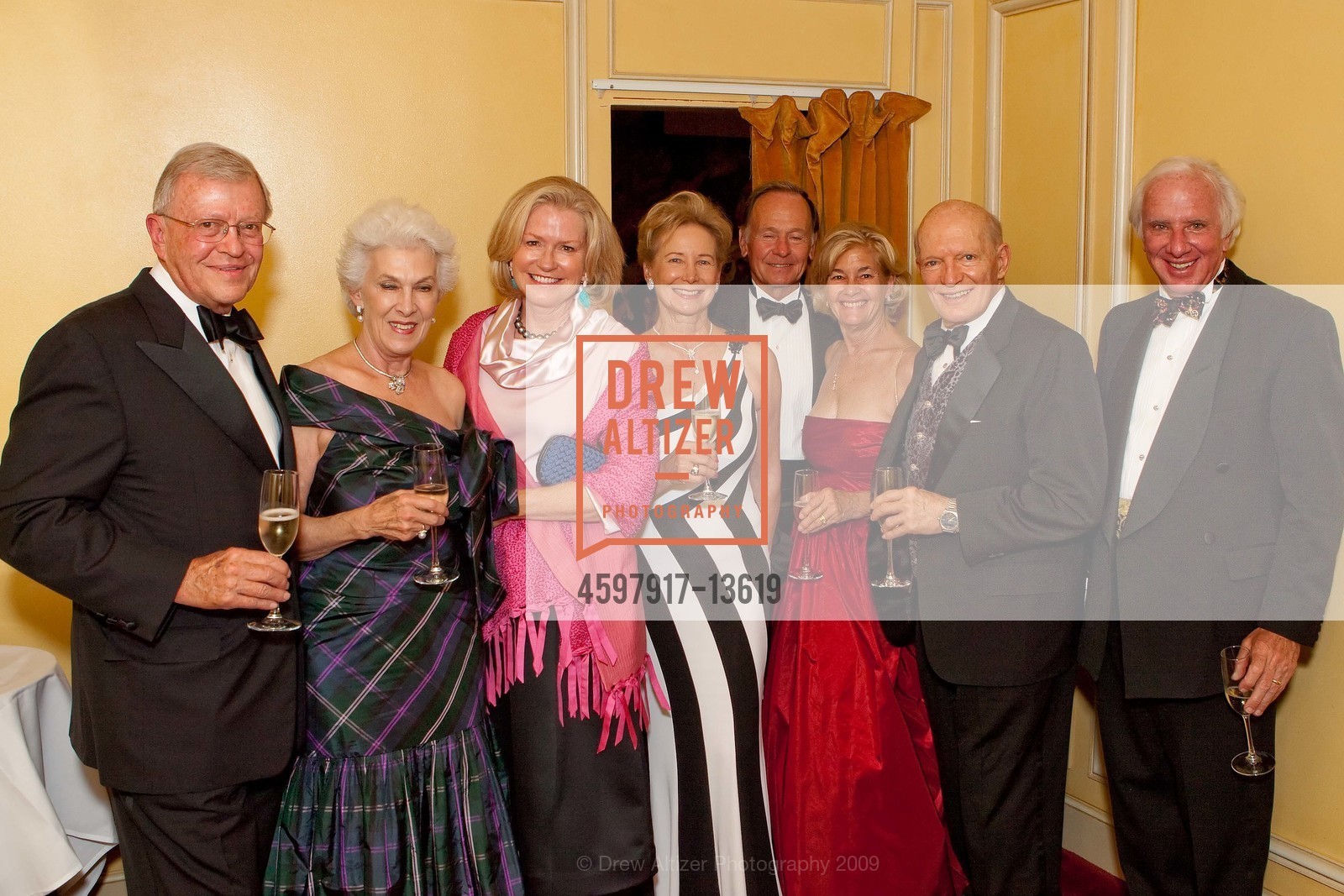 Brad Jeffries, Dorothy Jeffries, Veronica Arthur, Greer Arthur, OPERA GUILD Arrivals & Intermission For The San Francisco Opera's 2009 Opening Night Gala, San Francisco War Memorial Opera House. 301 Van Ness Ave, San Francisco, CA 94102, September 11th, 2009, Photo #4597917-13619 Brad Jeffries, Dorothy Jeffries, Veronica Arthur, Greer Arthur, Photo #4597917-13619