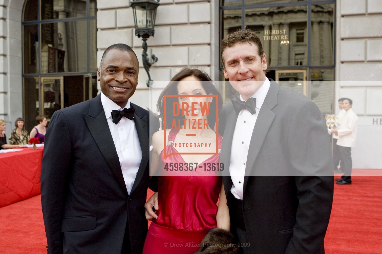 Keith Scott, Nava Gabbay, Peter O'Sullivan, OPERA GUILD Arrivals & Intermission For The San Francisco Opera's 2009 Opening Night Gala, San Francisco War Memorial Opera House. 301 Van Ness Ave, San Francisco, CA 94102, September 11th, 2009, Photo #4598367-13619 Keith Scott, Nava Gabbay, Peter O'Sullivan, Photo #4598367-13619