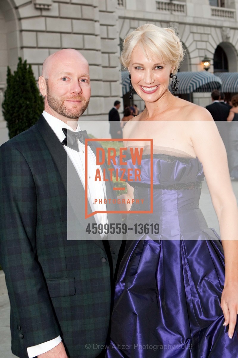 Andrew Lynch, Victoria Yeager Sawyer, OPERA GUILD Arrivals & Intermission For The San Francisco Opera's 2009 Opening Night Gala, San Francisco War Memorial Opera House. 301 Van Ness Ave, San Francisco, CA 94102, September 11th, 2009, Photo #4599559-13619 Andrew Lynch, Victoria Yeager Sawyer, Photo #4599559-13619