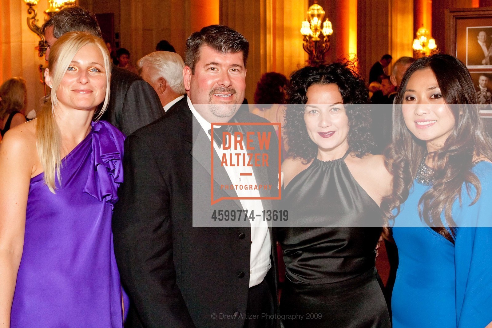 Alan Morrell, Lisa Marie Inesi, Elizabeth Duong, OPERA GUILD Arrivals & Intermission For The San Francisco Opera's 2009 Opening Night Gala, Various, Various. Various, July 20th, 2020, Photo #4599774-13619 Alan Morrell, Lisa Marie Inesi, Elizabeth Duong, Photo #4599774-13619
