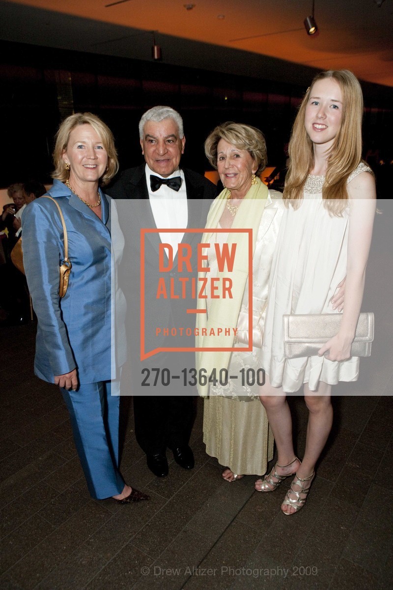 Helga Marty, Nancy Binz, Andie Tudal, KING TUT EXHIBITION Opening Donors Gala, US, June 25th, 2009, Photo #270-13640-100 Helga Marty, Nancy Binz, Andie Tudal, Photo #270-13640-100