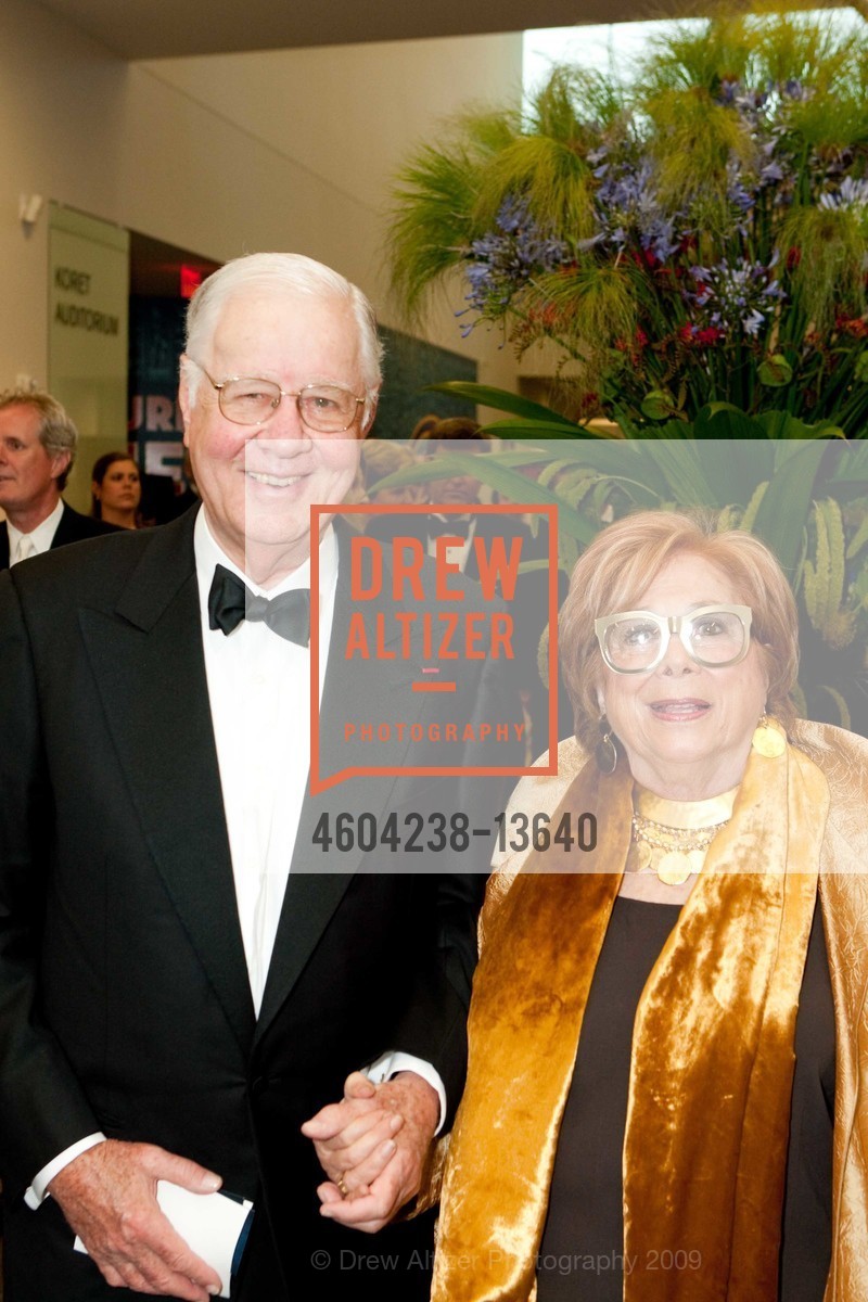 Walter Newman, Ellen Magnin Newman, KING TUT EXHIBITION Opening Donors Gala, US, June 25th, 2009, Photo #4604238-13640 Walter Newman, Ellen Magnin Newman, Photo #4604238-13640