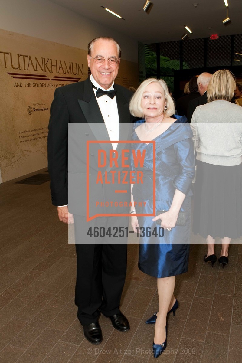 Richard Bell, Gretchen Kimball, KING TUT EXHIBITION Opening Donors Gala, US, June 25th, 2009, Photo #4604251-13640 Richard Bell, Gretchen Kimball, Photo #4604251-13640