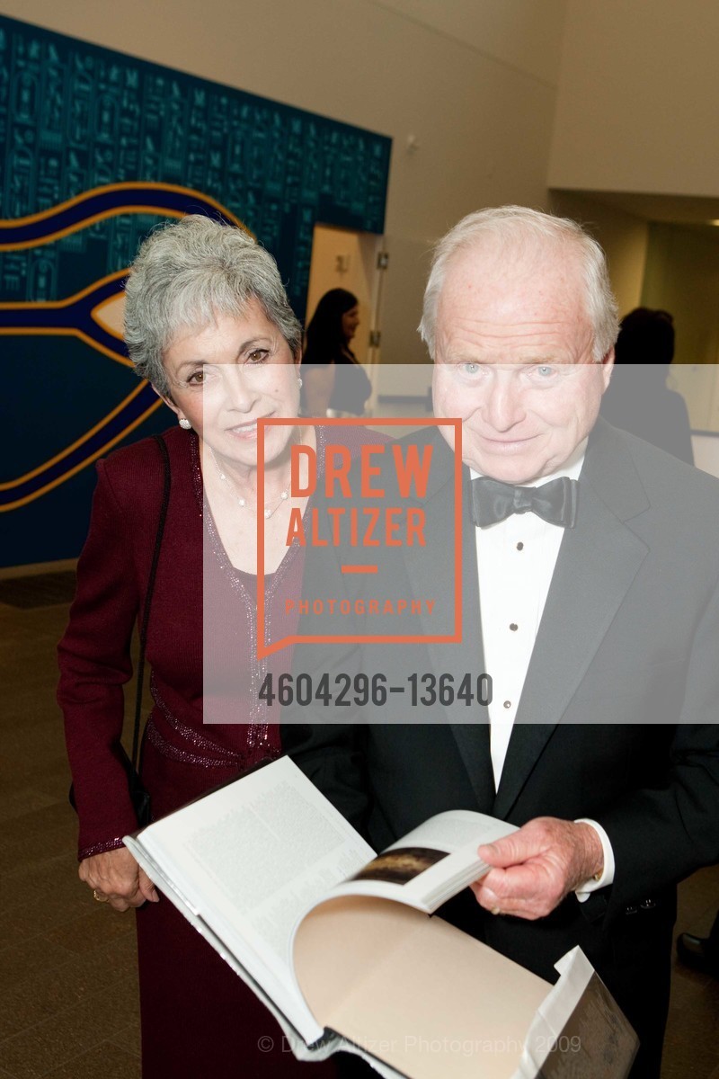 Sue Spitters, Larry Spitters, KING TUT EXHIBITION Opening Donors Gala, US, June 25th, 2009, Photo #4604296-13640 Sue Spitters, Larry Spitters, Photo #4604296-13640