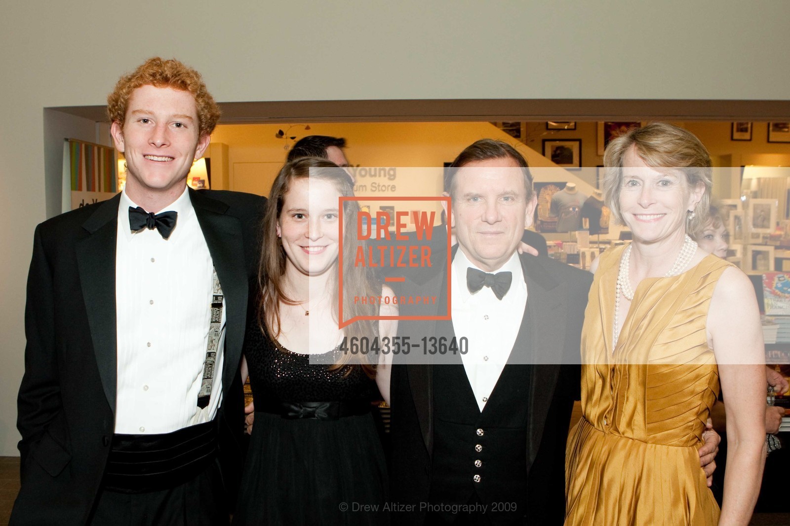 Joe Tobin, Taylor Tobin, Joseph Tobin, Edith Tobin, KING TUT EXHIBITION Opening Donors Gala, US, June 25th, 2009, Photo #4604355-13640 Joe Tobin, Taylor Tobin, Joseph Tobin, Edith Tobin, Photo #4604355-13640
