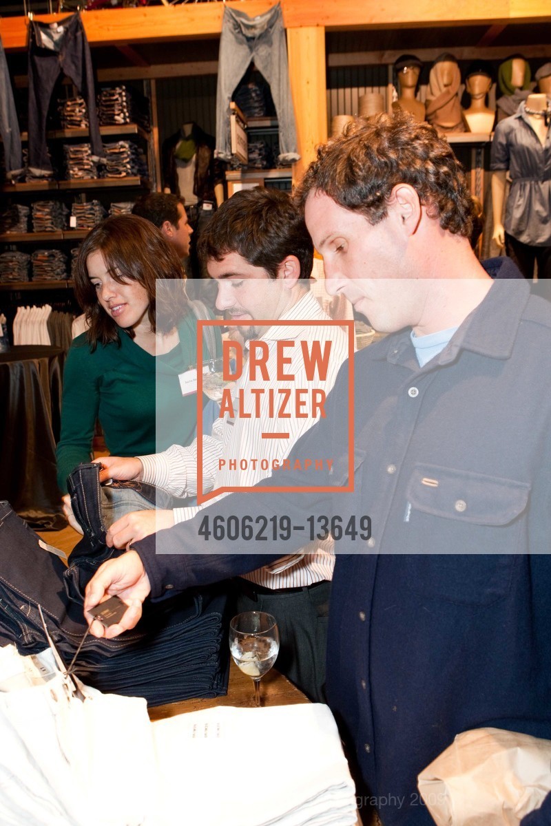 Sacha Steinberger, Joshua Steinberger, Ari Lurie, Levi Strauss & Co. celebrates the launch of a new partnership with Goodwill, US, October 22nd, 2009, Photo #4606219-13649 Sacha Steinberger, Joshua Steinberger, Ari Lurie, Photo #4606219-13649