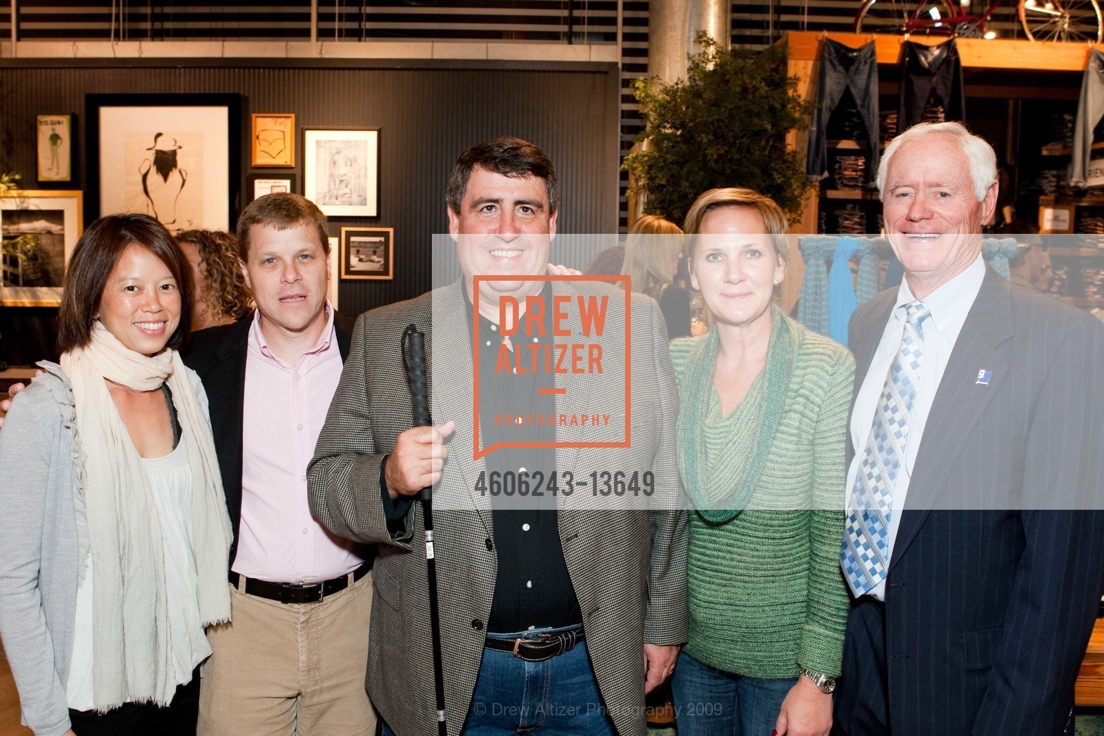 Helen Hadani, Dave Hadani, Jim Gibbons (President And CEO, Goodwill Industries), Kim Zimmer, Michael Sullivan, Levi Strauss & Co. celebrates the launch of a new partnership with Goodwill, US, October 22nd, 2009, Photo #4606243-13649 Helen Hadani, Dave Hadani, Jim Gibbons (President And CEO, Goodwill Industries), Kim Zimmer, Michael Sullivan, Photo #4606243-13649
