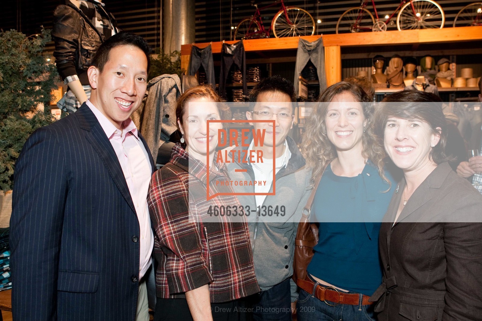 Marcus Chung, Patricia Jurewicz, Frankie Moe, Michelle Lapinski, Liz Huller, Levi Strauss & Co. celebrates the launch of a new partnership with Goodwill, US, October 22nd, 2009, Photo #4606333-13649 Marcus Chung, Patricia Jurewicz, Frankie Moe, Michelle Lapinski, Liz Huller, Photo #4606333-13649