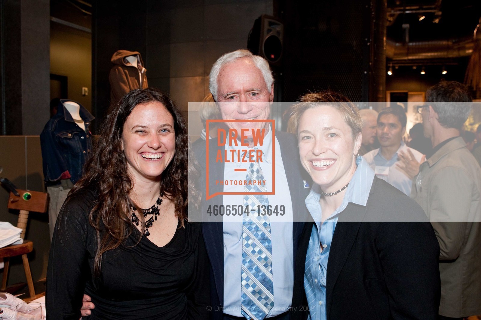 Kim Fox, Michael Sullivan, Kimberly Scrafano, Levi Strauss & Co. celebrates the launch of a new partnership with Goodwill, US, October 22nd, 2009, Photo #4606504-13649 Kim Fox, Michael Sullivan, Kimberly Scrafano, Photo #4606504-13649