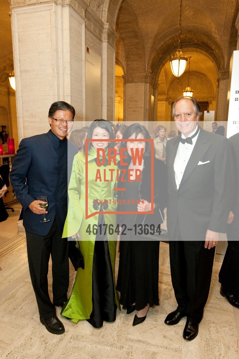 Jerry Yang, Akiko Yamazaki, Nobuko Saito Cleary, Dr. Gary Cleary, ASIAN ART MUSEUM Samurai Gala, US, June 12th, 2009, Photo #4617642-13694 Jerry Yang, Akiko Yamazaki, Nobuko Saito Cleary, Dr. Gary Cleary, Photo #4617642-13694