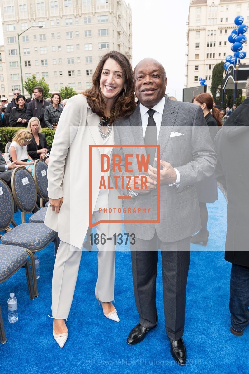 Pam Baer, Willie Brown, Photo #186-1373