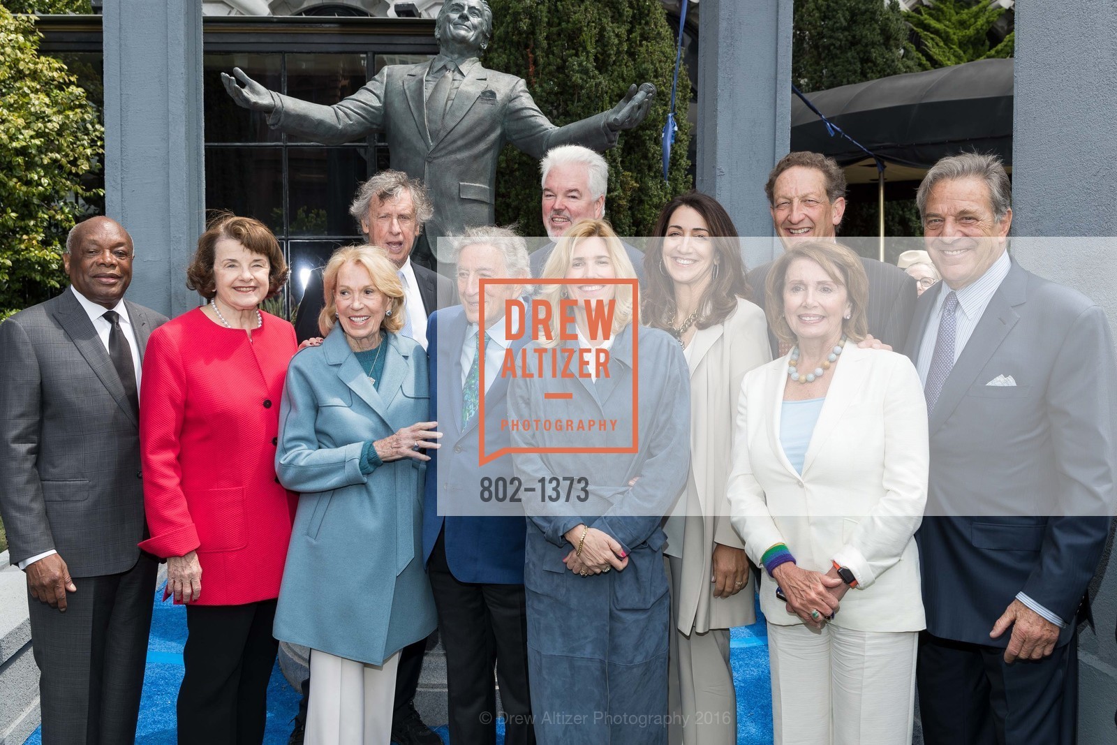 Willie Brown, Dianne Feinstein, Charlotte Shultz, Richard Blum, Tony Bennett, Paul Tormey, Susan Benedetto, Pam Baer, Larry Baer, Nancy Pelosi, Paul Pelosi, Photo #802-1373