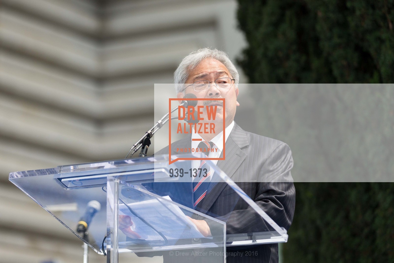 Ed Lee, Public Dedication & Unveiling for Tony Bennett Commemorative Statue, Fairmont, December 12th, 2017, Photo #939-1373 Ed Lee, Photo #939-1373