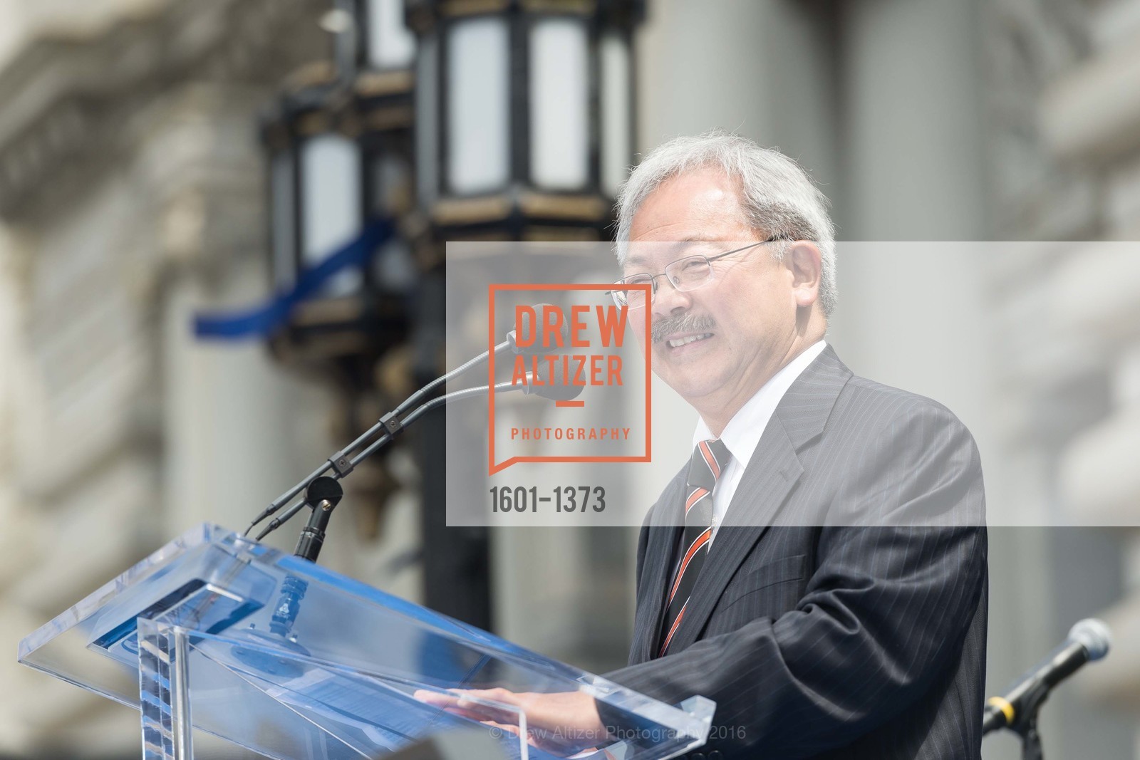 Ed Lee, Public Dedication & Unveiling for Tony Bennett Commemorative Statue, Fairmont, December 12th, 2017, Photo #1601-1373 Ed Lee, Photo #1601-1373