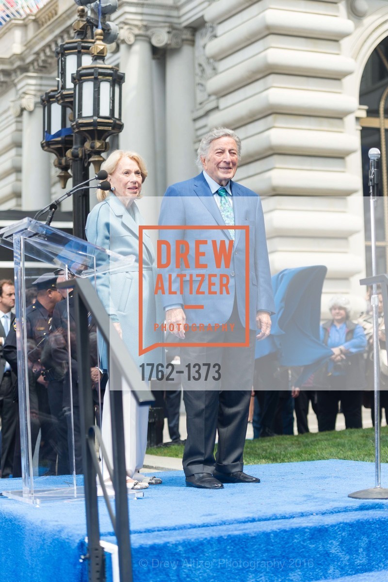 Charlotte Shultz, Tony Bennett, Public Dedication & Unveiling for Tony Bennett Commemorative Statue, San Francisco. San Francisco, July 21st, 2023, Photo #1762-1373 Charlotte Shultz, Tony Bennett, Photo #1762-1373