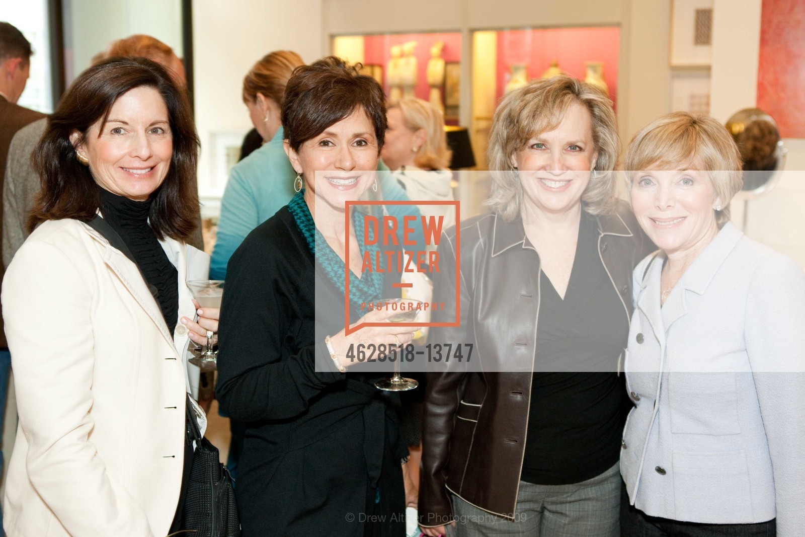 Roberta Intrater, Terye Levy, Debbie Lecher, Shirley Eisler, GUMP'S Hosts Metropolitan Home Magazine Editor In Chief Donna Warner, US, June 16th, 2009, Photo #4628518-13747 Roberta Intrater, Terye Levy, Debbie Lecher, Shirley Eisler, Photo #4628518-13747