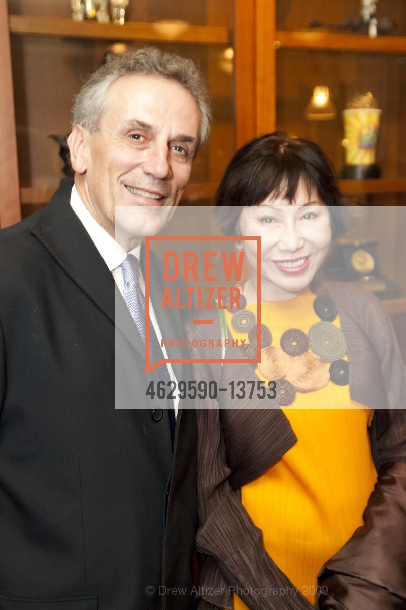 Lou DeMattei, Amy Tan, Photo #4629590-13753