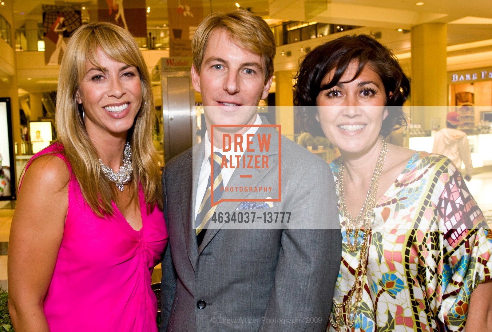 Jenna Renfrew, Jack Calhoun, Susan Alvarez, Edition By Banana Republic VIP Launch Party, US, May 15th, 2009, Photo #4634037-13777 Jenna Renfrew, Jack Calhoun, Susan Alvarez, Photo #4634037-13777