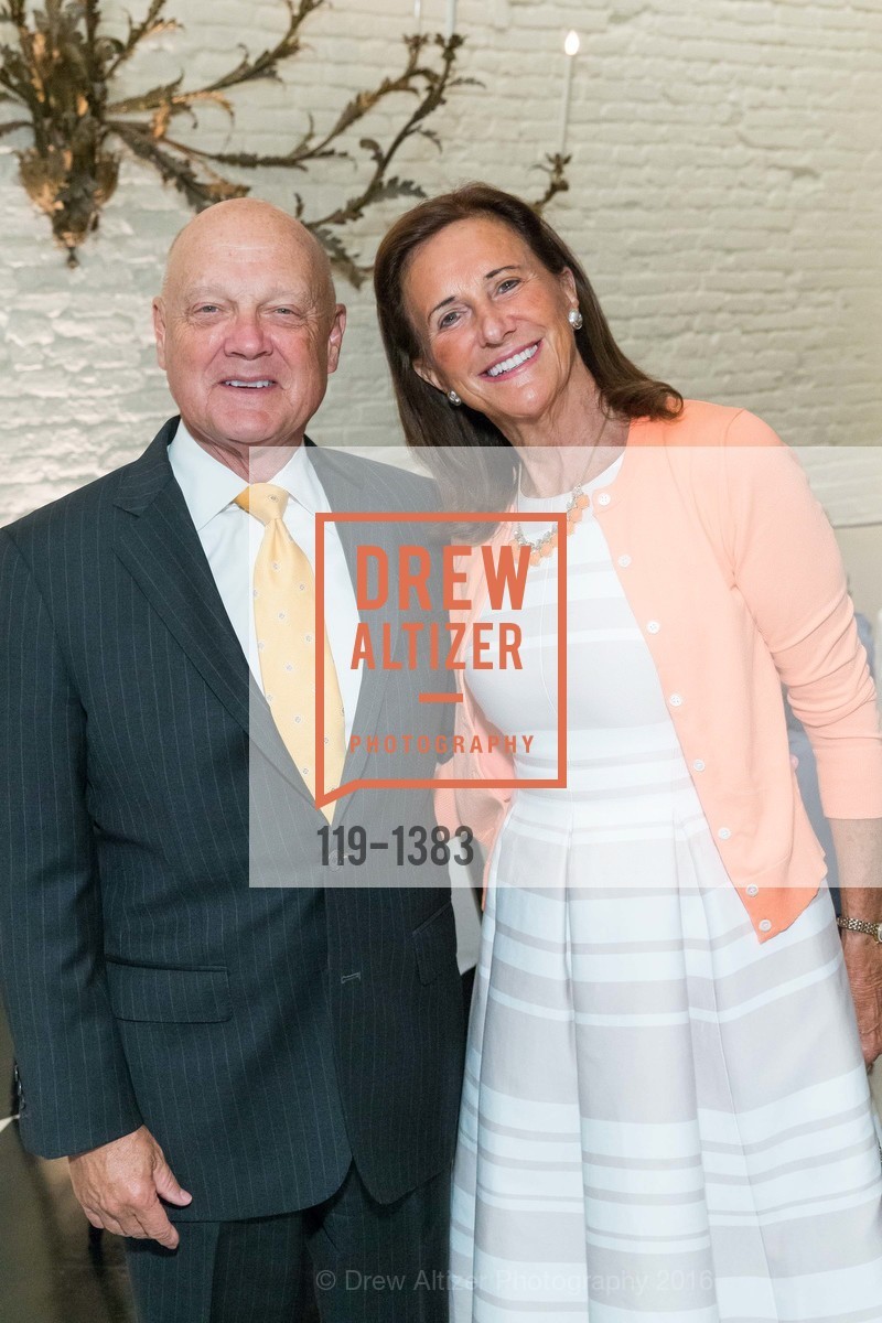 James Ellis, Elisabeth Pate-Cornell, Christie's Reagan Reception SF, Villa Taverna, August 22nd, 2016, Photo #119-1383 James Ellis, Elisabeth Pate-Cornell, Photo #119-1383
