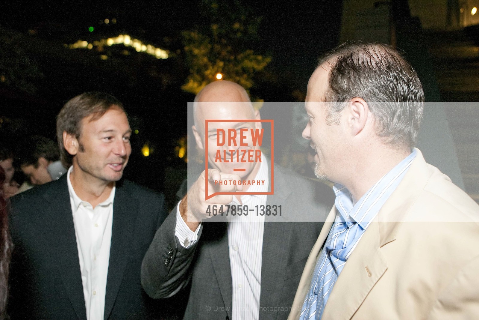 Dan Schryer, Levi’s® CEO Robert Hanson, Geoff Callan, LEVI'S Party In Honor of www.GiveThemHopeNow.org, US, September 16th, 2009, Photo #4647859-13831 Dan Schryer, Levi’s® CEO Robert Hanson, Geoff Callan, Photo #4647859-13831