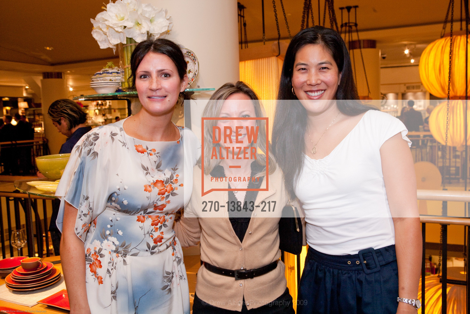 Jennifer Skillman, Heather Hutchinson, Taylor Tanimoto, Photo #270-13843-217