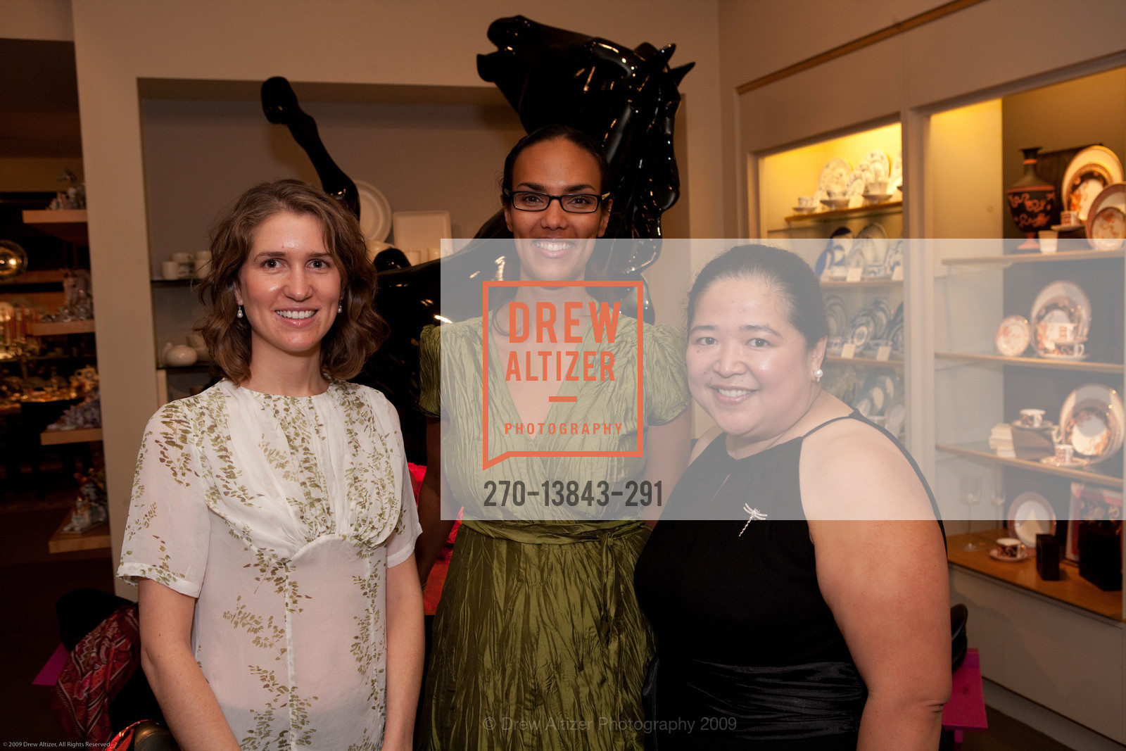 Florence Choux, Jennifer Kesteloot, Maiko Gardiner-Elko, GUMPS Hosts A Kickoff Party for DINING BY DESIGN, US, October 23rd, 2009, Photo #270-13843-291 Florence Choux, Jennifer Kesteloot, Maiko Gardiner-Elko, Photo #270-13843-291