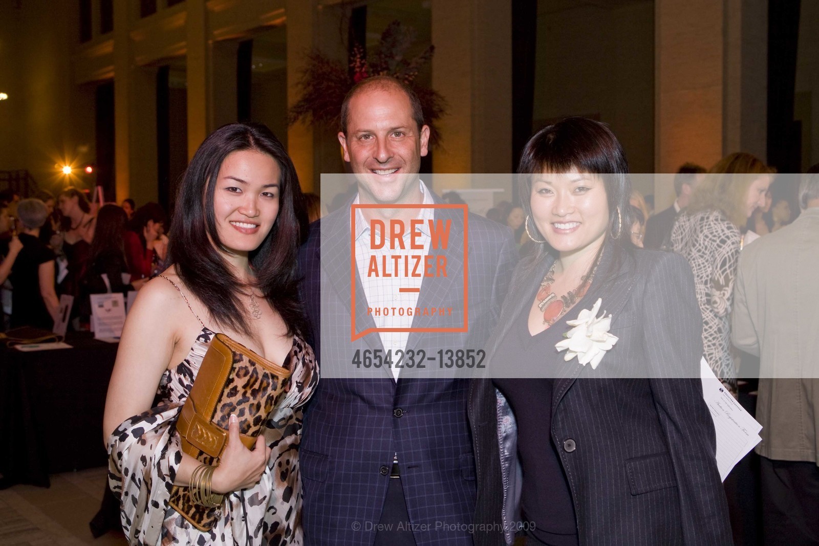 Xiaoming Jiao, David Leventhal, Leanne Wolfe, Dress For Success, US, September 17th, 2009, Photo #4654232-13852 Xiaoming Jiao, David Leventhal, Leanne Wolfe, Photo #4654232-13852