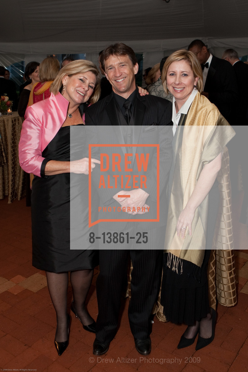 Diane Redington, Stuart Thompto, Jennifer Redington, International Museum of Women Annual Gala, US, March 5th, 2009, Photo #8-13861-25 Diane Redington, Stuart Thompto, Jennifer Redington, Photo #8-13861-25