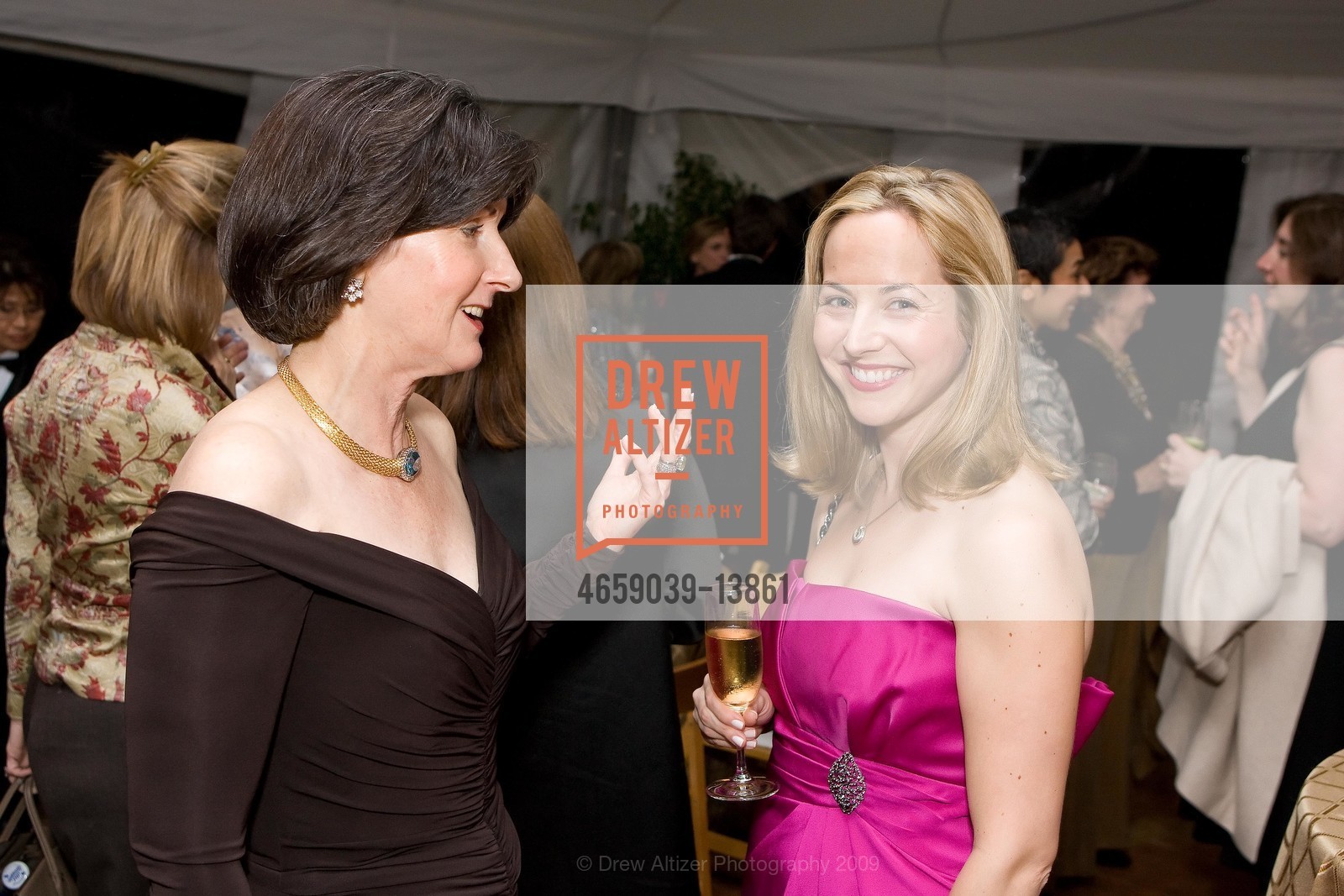 Cindy Eisenberg, Nicole Soluri, International Museum of Women Annual Gala, US, March 5th, 2009, Photo #4659039-13861 Cindy Eisenberg, Nicole Soluri, Photo #4659039-13861