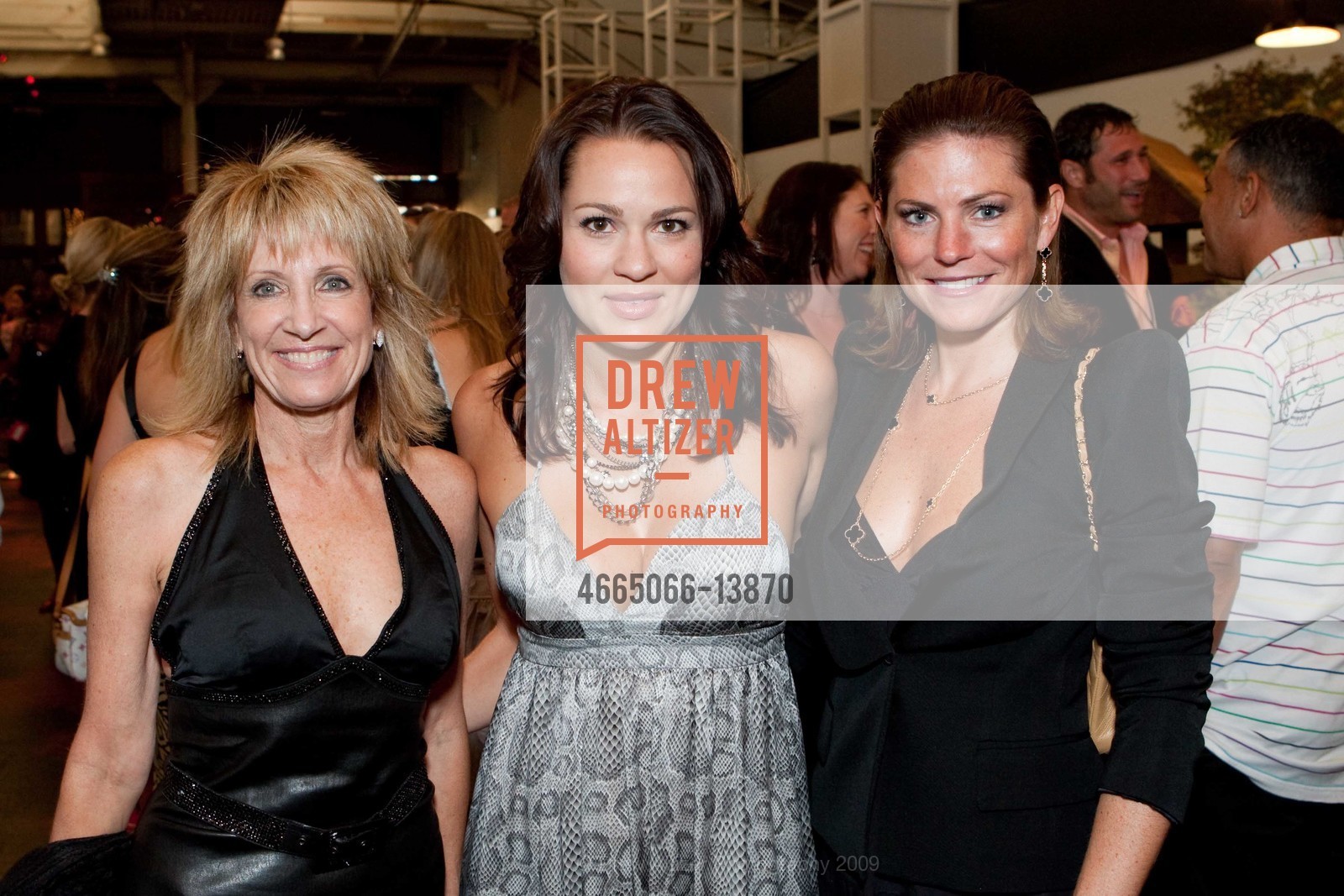 Sandy Mandel, Keylee Sanders, Kimberly Miller, Macy's Passport 2009, US, September 18th, 2009, Photo #4665066-13870 Sandy Mandel, Keylee Sanders, Kimberly Miller, Photo #4665066-13870
