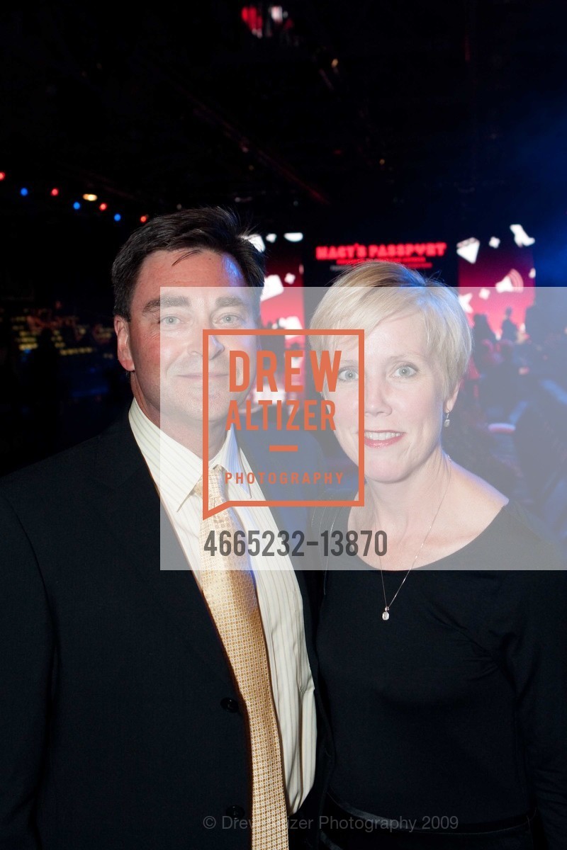 Joe Caldwell, Becky Canfield, Macy's Passport 2009, US, September 18th, 2009, Photo #4665232-13870 Joe Caldwell, Becky Canfield, Photo #4665232-13870