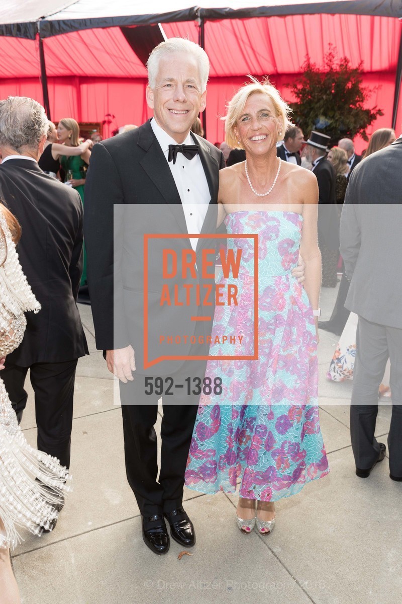 Karl Mills, Kristen Mills, Opera Ball 2016: La Revolution et L’Amour, War Memorial Opera House, September 9th, 2016, Photo #592-1388 Karl Mills, Kristen Mills, Photo #592-1388