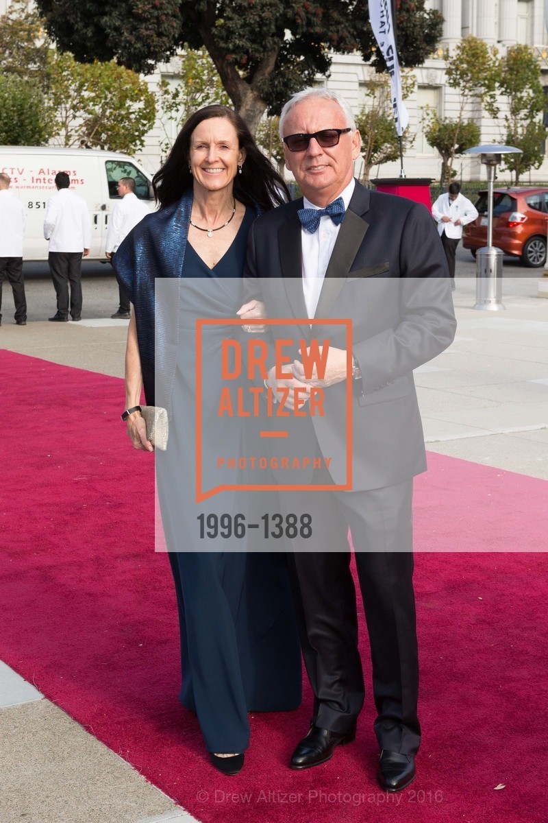 Hanne Balogh, Gregory Balogh, Opera Ball 2016: La Revolution et L’Amour, War Memorial Opera House, September 9th, 2016, Photo #1996-1388 Hanne Balogh, Gregory Balogh, Photo #1996-1388
